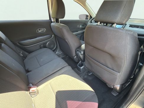 Used 2016 Honda HR-V LX image 27