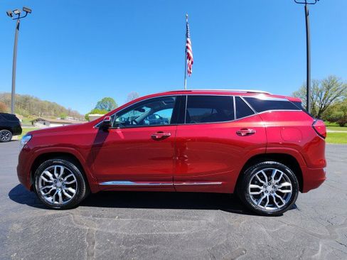 Used 2023 GMC Terrain Denali image 2