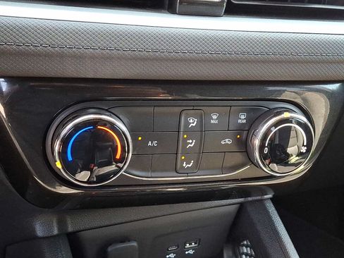 Used 2025 Chevrolet TrailBlazer LT AWD/4WD image 14