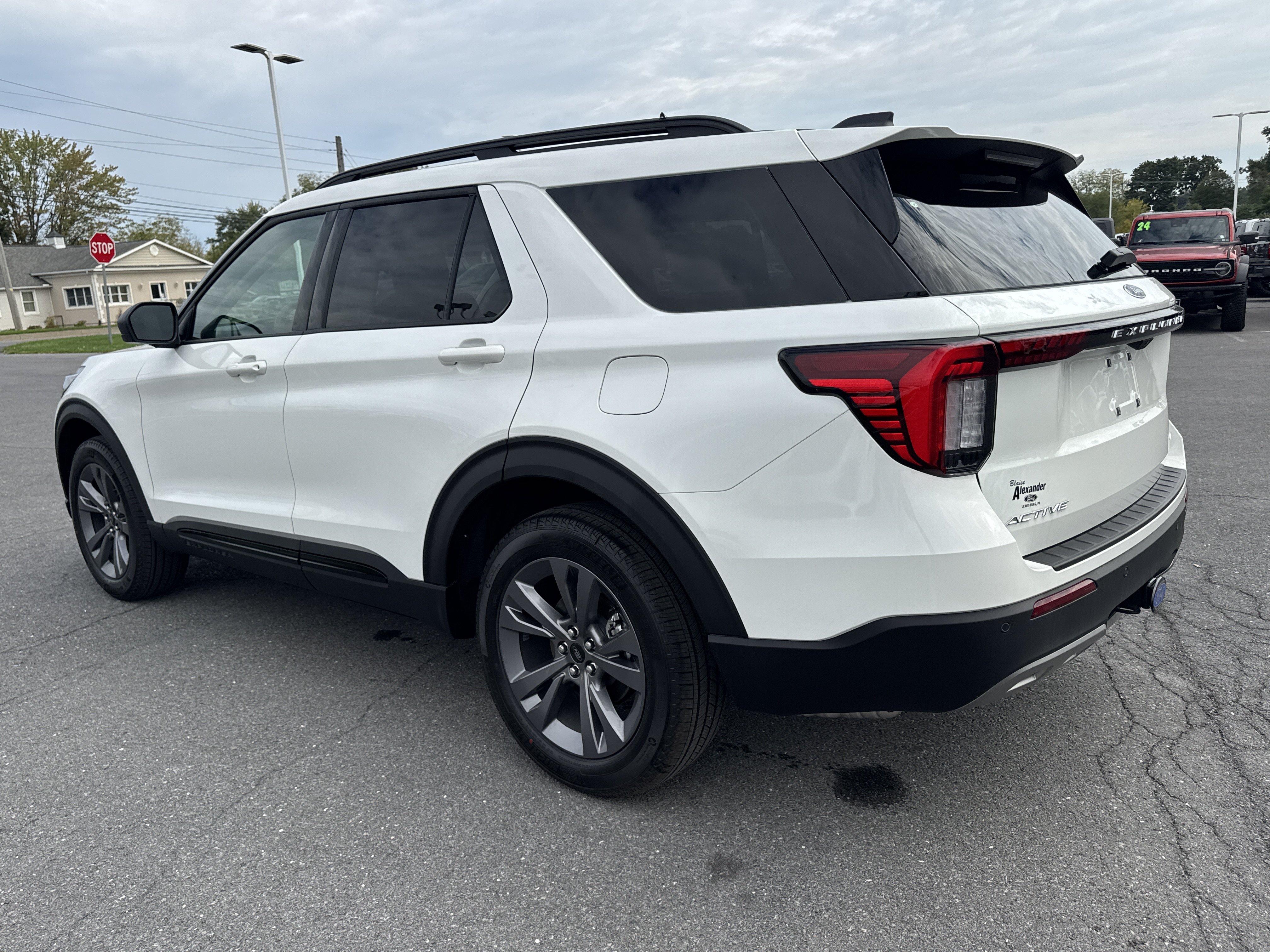 New 2026 Ford Explorer Active w/ Active Comfort Package AWD/4WD image 6