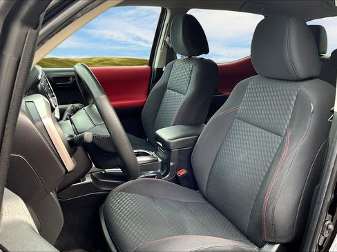 Used 2023 Toyota Tacoma 4x4 Double Cab image 14