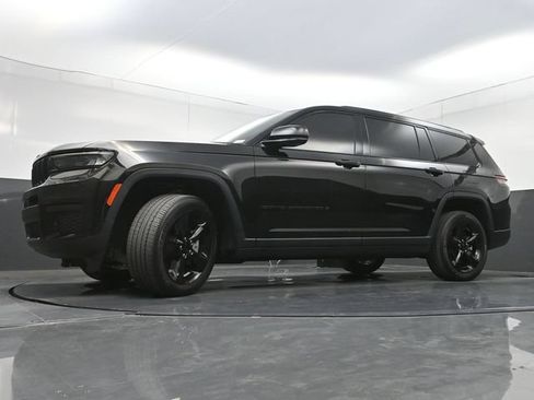 Used 2021 Jeep Grand Cherokee L Laredo RWD image 32