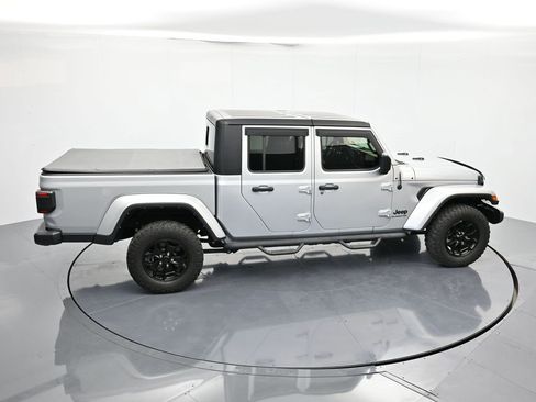 Used 2022 Jeep Gladiator Willys image 30
