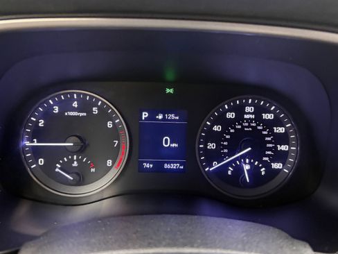 Used 2019 Hyundai Tucson SE w/ Cargo Package AWD/4WD image 17