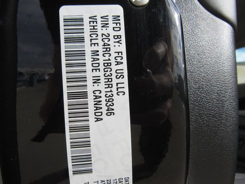 Used 2024 Chrysler Pacifica Touring-L image 29