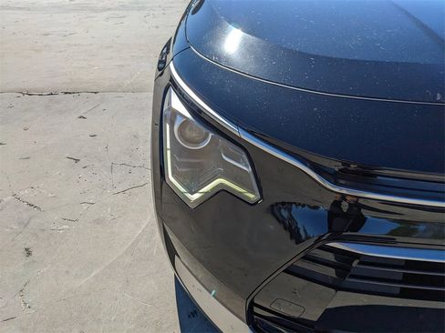 Certified 2024 Kia Niro EX Touring image 11