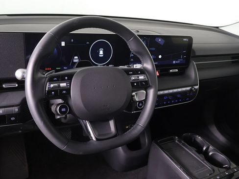 Used 2025 Hyundai Ioniq 5 SE RWD image 23