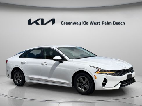 Used 2022 Kia K5 LXS FWD image 1