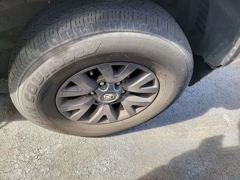 Used 2021 Toyota Tacoma SR5 image 8