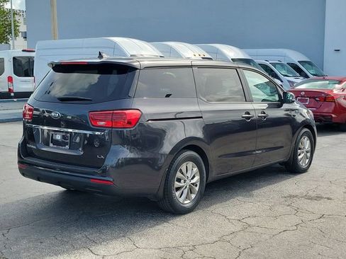 Used 2020 Kia Sedona LX FWD image 4