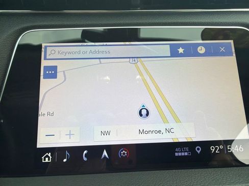 Used 2019 Cadillac XT4 Luxury w/ Cold Weather Package FWD image 22