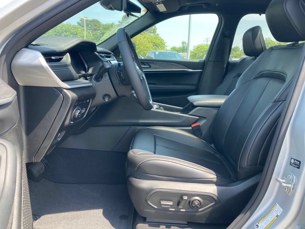 New 2024 Jeep Grand Cherokee Limited 4xe w/ Luxury Tech Group II AWD/4WD image 10