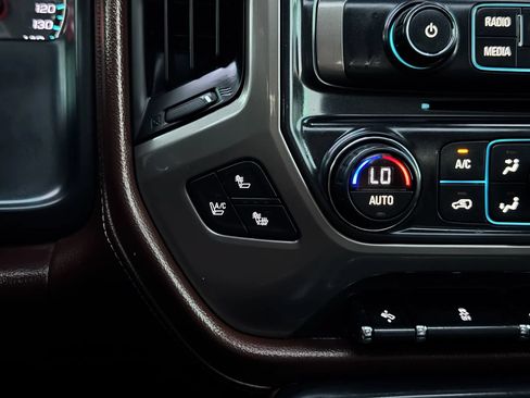 Used 2015 Chevrolet Silverado 1500 High Country w/ High Country Premium Package AWD/4WD image 41