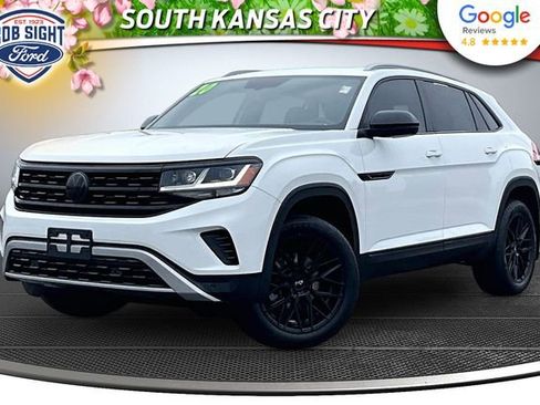 Used 2020 Volkswagen Atlas Cross Sport SE w/ Panoramic Sunroof Package image 1