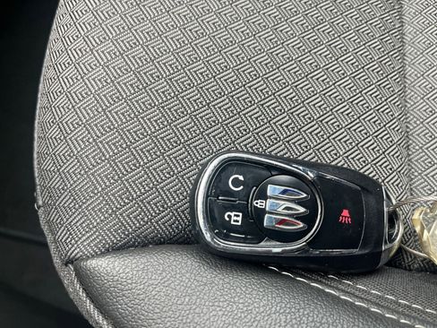 Used 2025 Buick Encore GX Preferred FWD image 23
