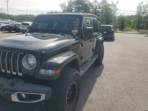 Used 2021 Jeep Wrangler Unlimited Sahara AWD/4WD image 3
