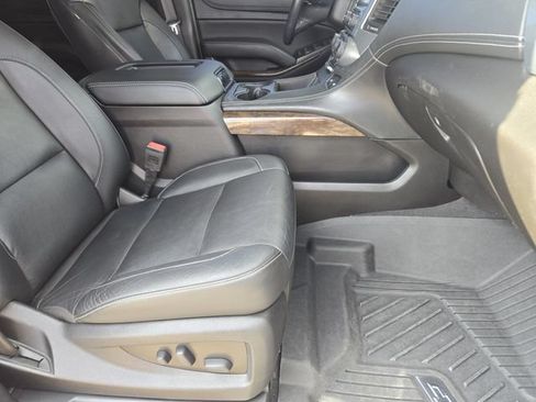Used 2019 Chevrolet Tahoe LT w/ LT Signature Package AWD/4WD image 14