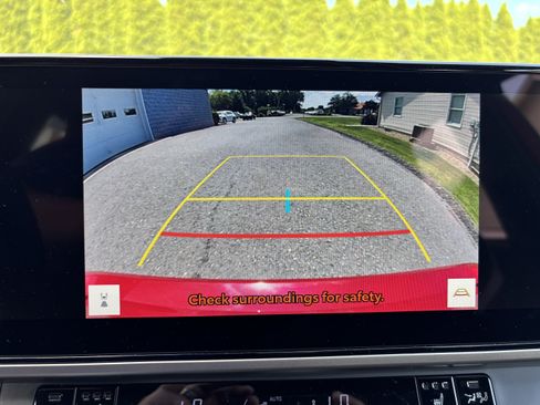 Used 2026 Toyota Camry Hybrid w/ Multimedia Upgrade Package FWD image 27