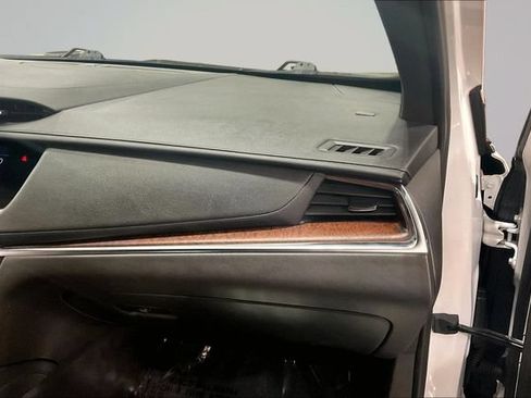 Used 2021 Cadillac XT5 Premium Luxury AWD/4WD image 17
