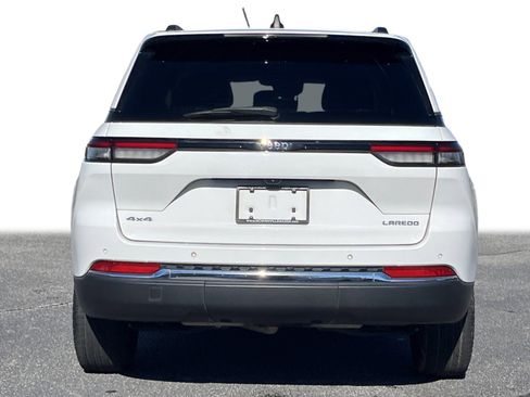 Used 2023 Jeep Grand Cherokee Laredo image 21