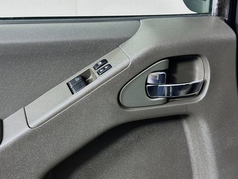 Used 2016 Nissan Frontier SV image 14