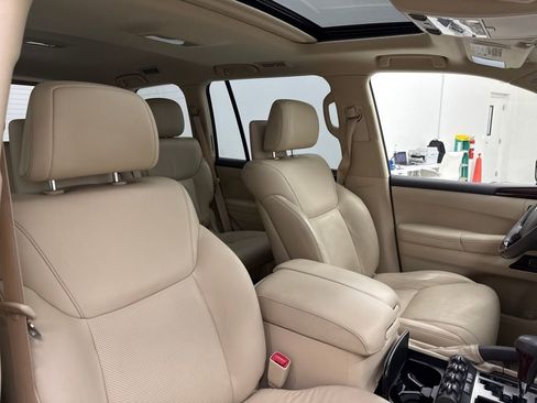 Used 2013 Lexus LX 570 4WD image 29