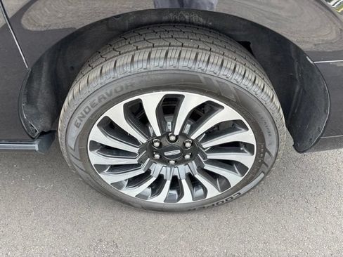 Used 2023 Lincoln Navigator L Black Label AWD/4WD image 7