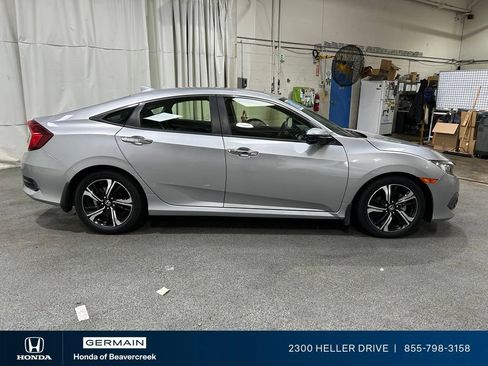 Used 2018 Honda Civic Touring image 10