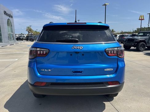 Used 2022 Jeep Compass Latitude AWD/4WD image 6
