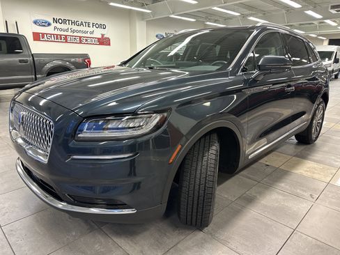 Used 2022 Lincoln Nautilus Reserve w/ Luxury Package image 16
