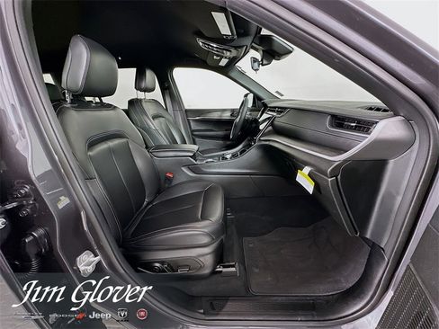 Used 2025 Jeep Grand Cherokee L Limited image 16