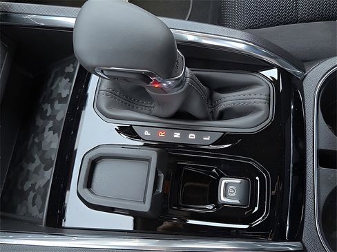 New 2026 GMC Canyon Elevation w/ Convenience Package image 15