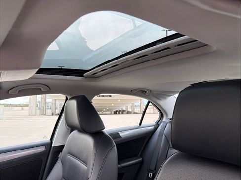 Used 2013 Volkswagen Jetta TDI FWD image 23