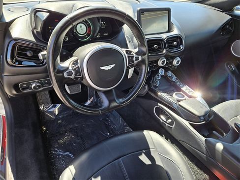 Used 2022 Aston Martin V8 Vantage Coupe image 18