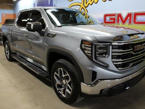 Used 2024 GMC Sierra 1500 SLT w/ SLT Premium Plus Package AWD/4WD image 4
