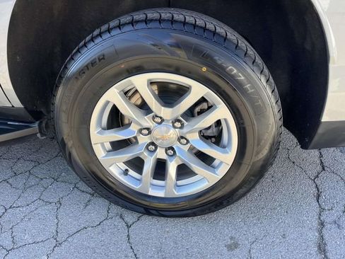 Used 2024 Chevrolet Tahoe LT image 11