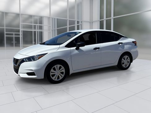 Used 2021 Nissan Versa S FWD image 2