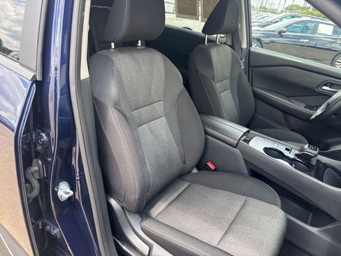 Used 2025 Nissan Rogue SV FWD image 38