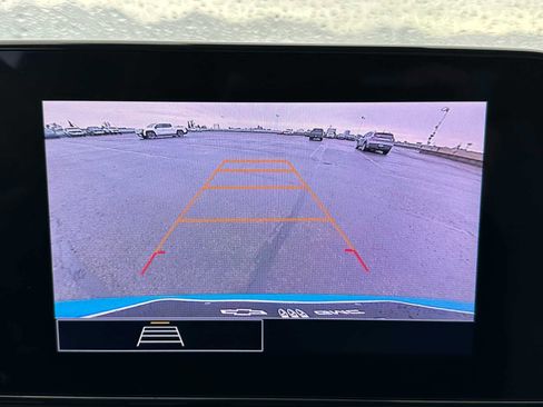 Certified 2025 Chevrolet Trax RS w/ Sunroof Package image 30