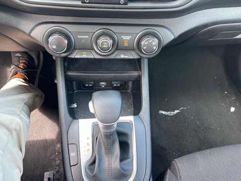 Used 2023 Kia Forte LXS w/ LXS Technology Package FWD image 11