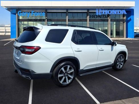 Certified 2023 Honda Pilot Elite image 2