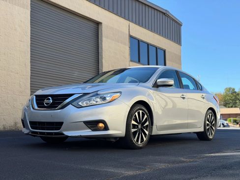 Used 2018 Nissan Altima 2.5 SL FWD image 42