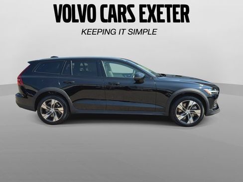 New 2026 Volvo V60 B5 Cross Country Plus w/ Climate Package AWD/4WD image 9