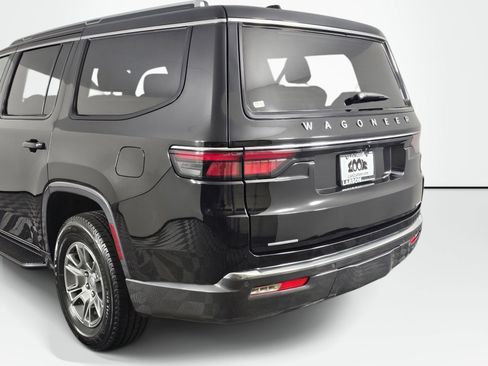 Used 2022 Jeep Wagoneer Series I AWD/4WD image 15