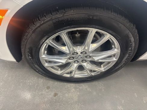 Used 2023 Buick Enclave Essence w/ Experience Buick Package image 28