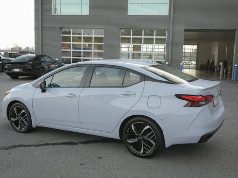 Used 2023 Nissan Versa SR w/ Trunk Package image 7