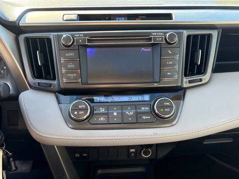 Used 2013 Toyota RAV4 XLE image 24