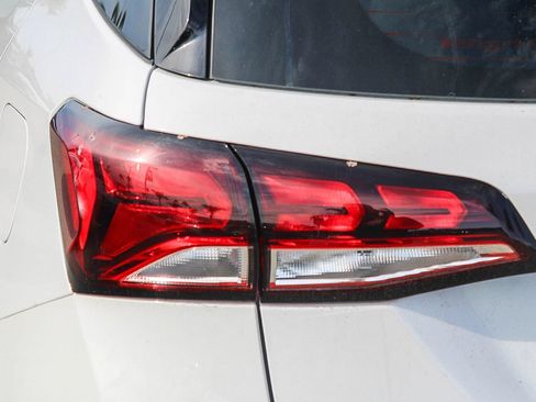 Used 2024 Chevrolet Equinox LS FWD image 12