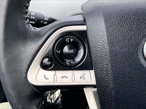 Used 2017 Toyota Prius Prime Advanced image 17