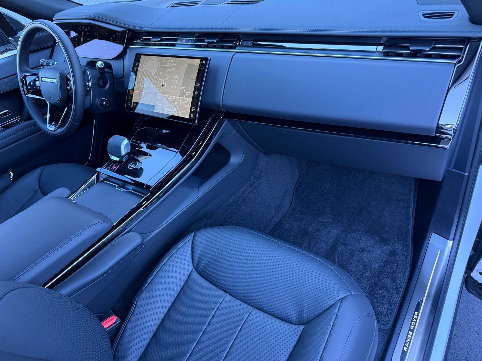 New 2025 Land Rover Range Rover Sport Dynamic SE AWD/4WD image 18